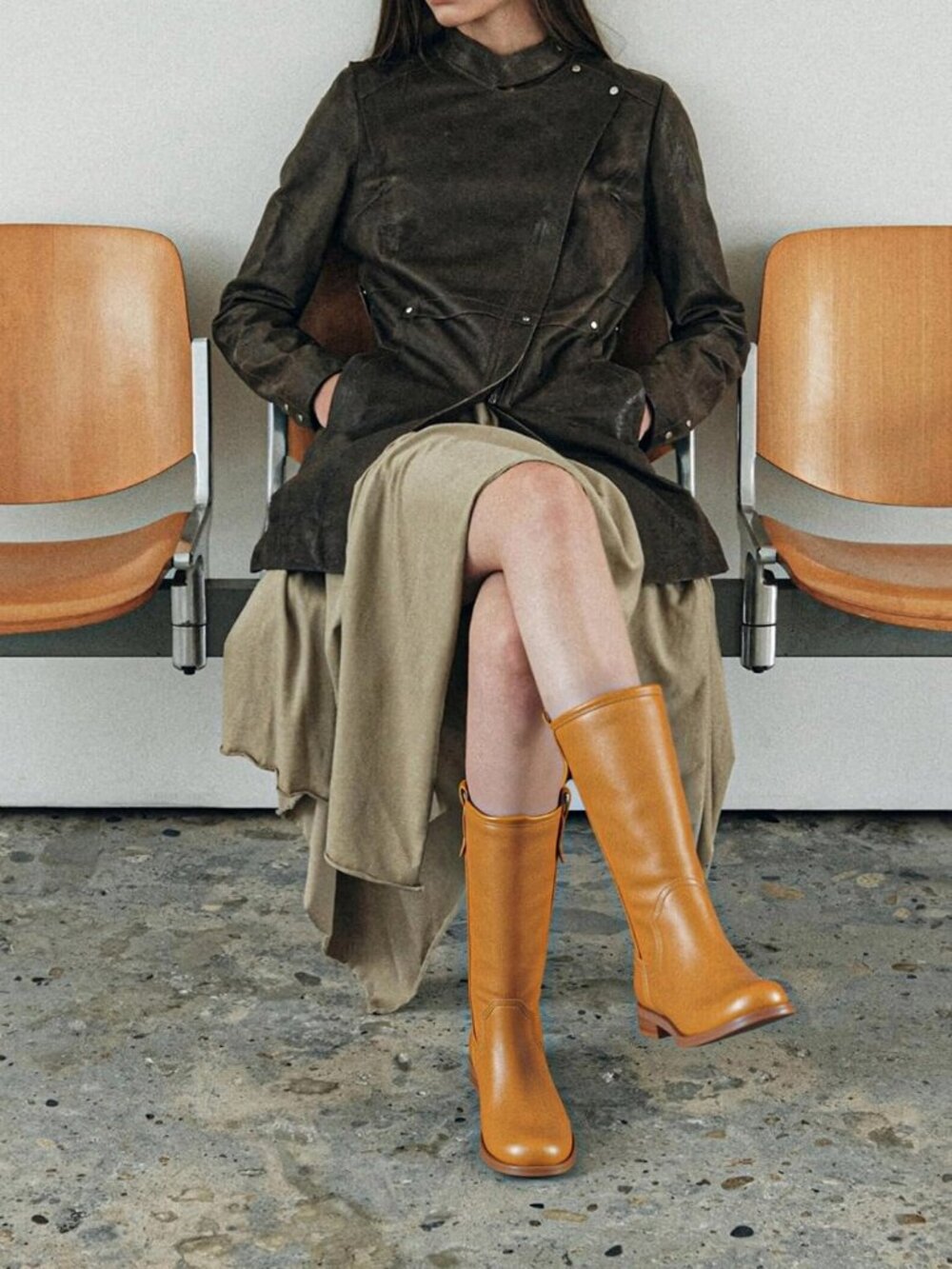 Women's Banana Chunky Block Low Heel Round Toe Campus Comfortable Mid Calf Boots - Picture 3 of 6